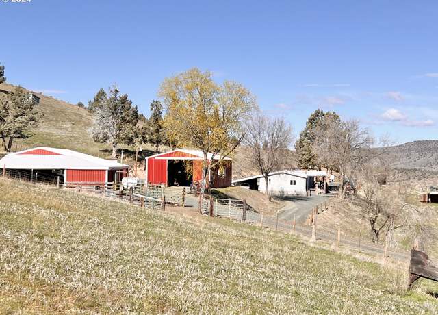 Property at 27764 Picnic Creek Rd, Mount Vernon, OR 97865, 3 beds, 1 bath