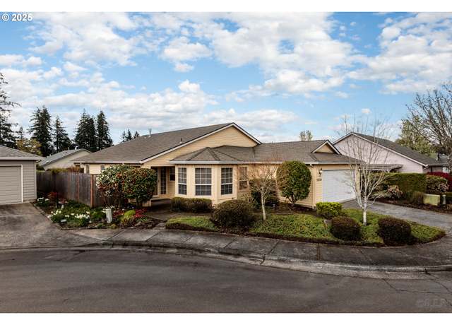 Property at 12554 SW Peachvale St, Portland, OR 97224, 2 beds, 2 baths