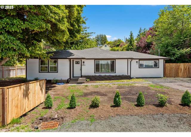Property at 586 11th Ave, Coos Bay, OR 97420, 3 beds, 2 baths