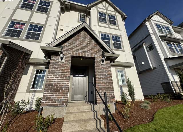 Property at 13936 SW River Terrace Blvd, Tigard, OR 97223, 3 beds, 2.5 baths