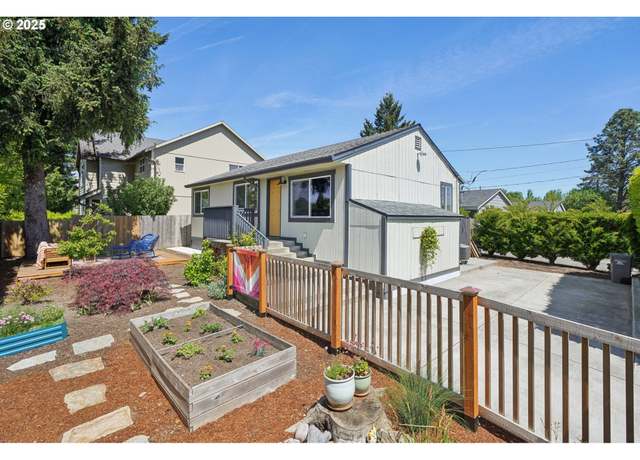 Property at 9705 SE Duke St, Portland, OR 97266, 3 beds, 1 bath
