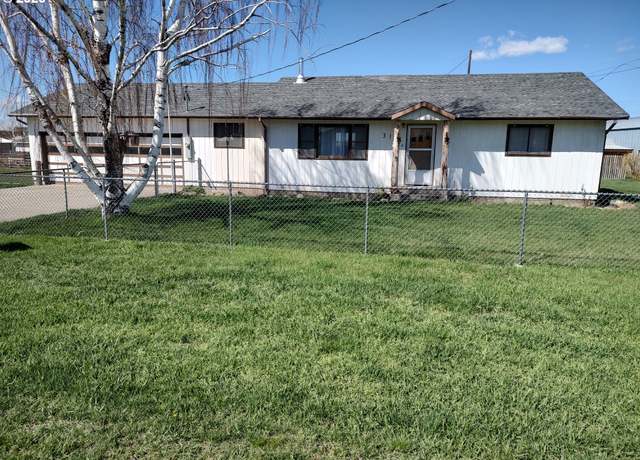 Property at 310 Rosewell St, Lostine, OR 97857, 3 beds, 2 baths