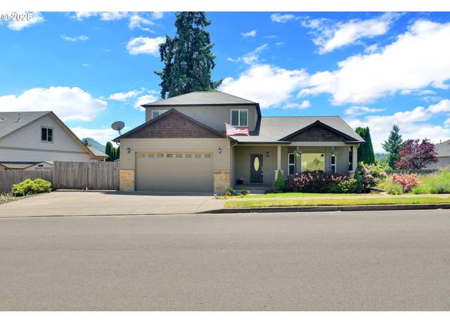 Property at 1427 Dogwood Ave, Cottage Grove, OR 97424, 3 beds, 2.5 baths