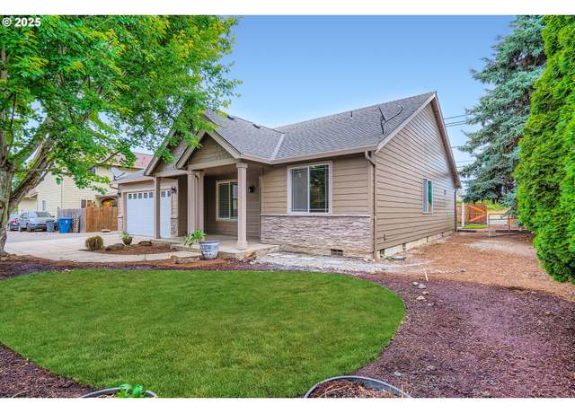 Property at 1080 Sage St, Silverton, OR 97381, 3 beds, 2 baths