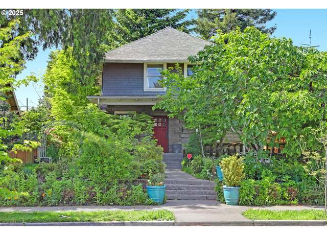 Property at 7039 N Portsmouth Ave, Portland, OR 97203, 4 beds, 2 baths
