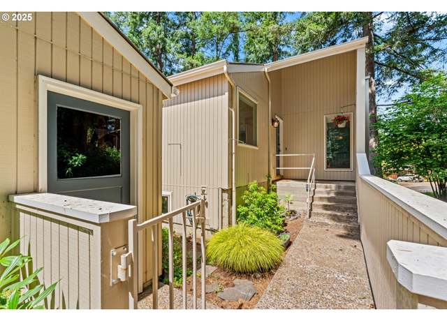Property at 2547 Brittania Pl, Eugene, OR 97405, 3 beds, 2 baths