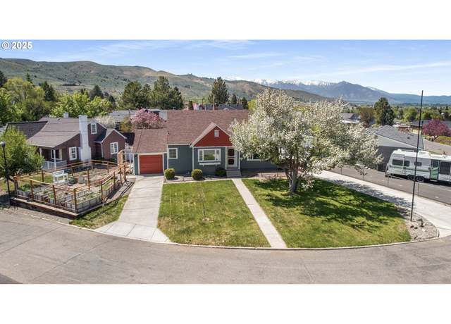 Property at 205 Hillcrest Dr, Baker City, OR 97814, 3 beds, 2 baths
