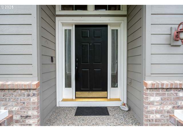 Property at 11855 SW Finch St, Beaverton, OR 97007, 4 beds, 2.5 baths