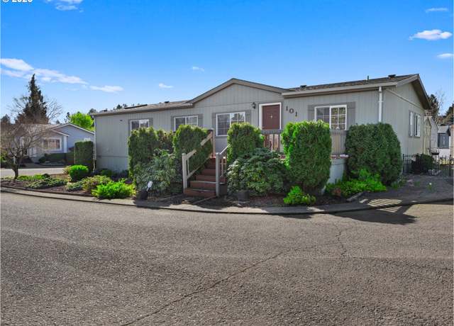 Property at 10400 SE Cook Ct #101, Milwaukie, OR 97222, 3 beds, 2 baths