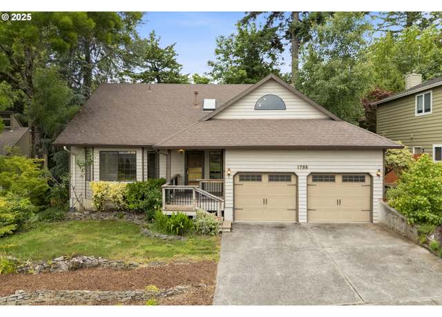 Property at 1705 SW 24th Dr, Gresham, OR 97080, 3 beds, 2.5 baths