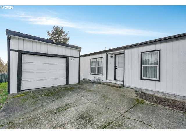 Property at 625 SW 9th St #32, Dundee, OR 97115, 3 beds, 2 baths