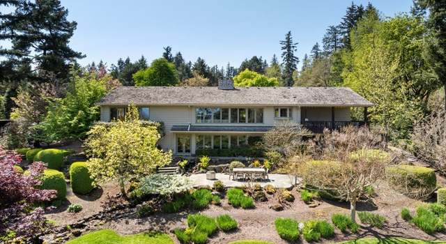Photo of 18042 Skyland Cir, Lake Oswego, OR 97034