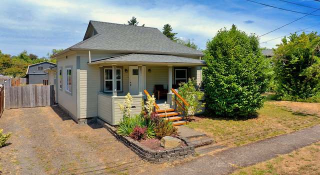 Photo of 157 E Elmore St, Lebanon, OR 97355