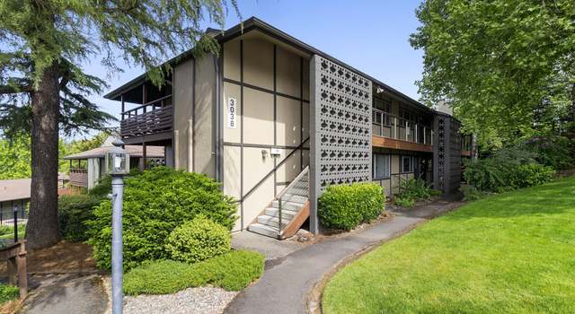 Photo of 3038 SW Florida Ct Unit B, Portland, OR 97219