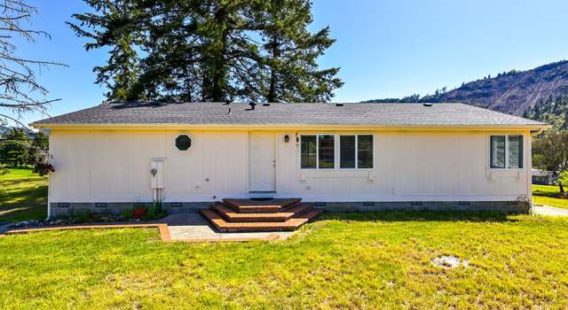 Photo of 425 Moonhill Rd, Tenmile, OR 97481
