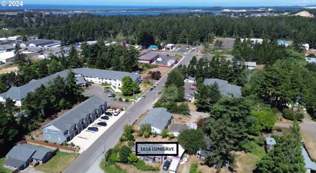 Photo of 1616 Lund Ave, Coos Bay, OR 97420