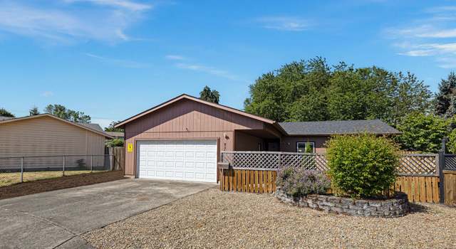 Photo of 930 Echo Hollow Rd, Eugene, OR 97402
