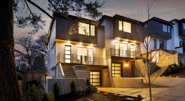 Photo of 631 SW Lobelia St, Portland, OR 97219