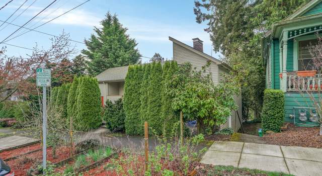 Photo of 212 SW Hamilton St, Portland, OR 97239