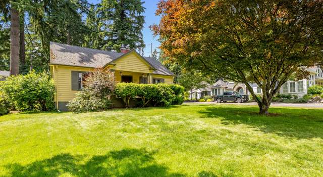 Photo of 592 9th St, Lake Oswego, OR 97034