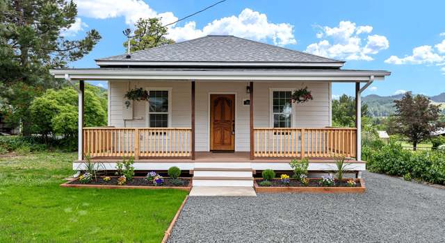 Photo of 261 First St, Yoncalla, OR 97499
