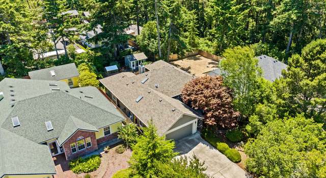 Photo of 834 8th St, Florence, OR 97439