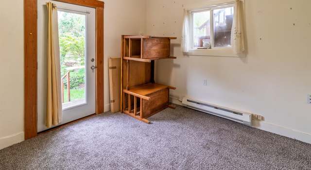 Photo of 655 6th St, Myrtle Point, OR 97458