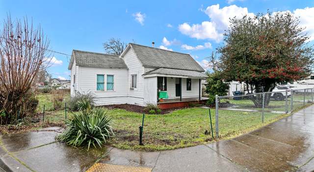Photo of 105 N 7th St, Creswell, OR 97426