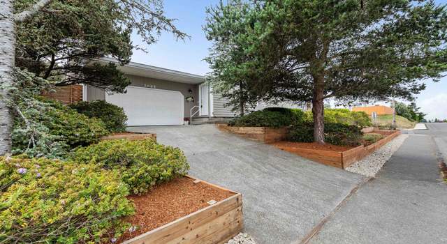 Photo of 3095 Virginia Ave, North Bend, OR 97459