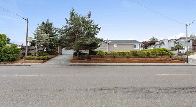 Photo of 3095 Virginia Ave, North Bend, OR 97459