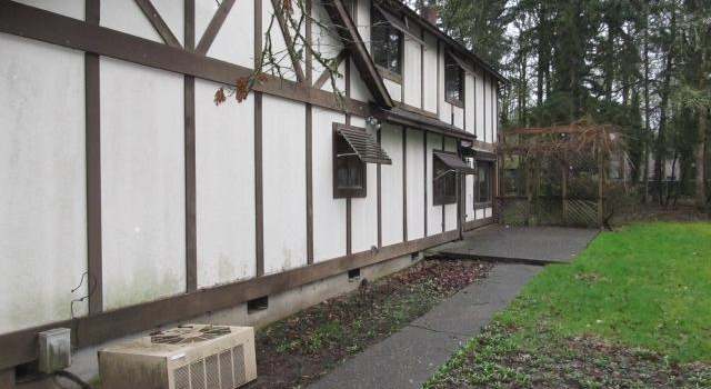 Photo of 17245 SE Jennings Crest Ln, Milwaukie, OR 97267