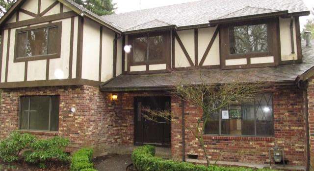 Photo of 17245 SE Jennings Crest Ln, Milwaukie, OR 97267