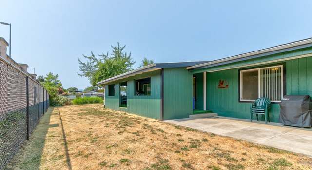 Photo of 339 N 2nd Pl, Cornelius, OR 97113