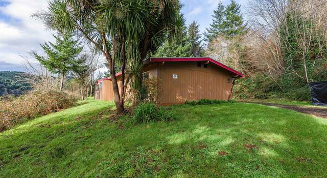 Photo of 94505 Golf Course Ln, North Bend, OR 97459