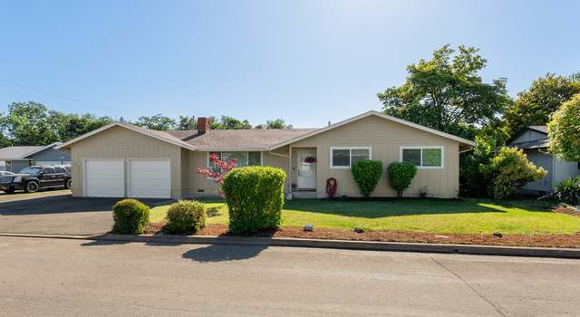 Photo of 1371 NW Jefferson St, Roseburg, OR 97471