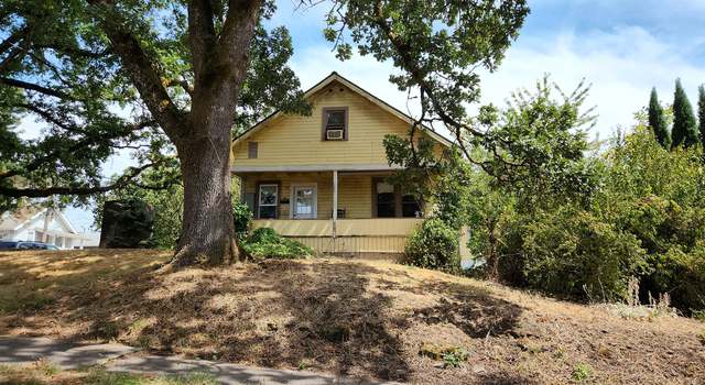 Photo of 296 N 4th St, St. Helens, OR 97051