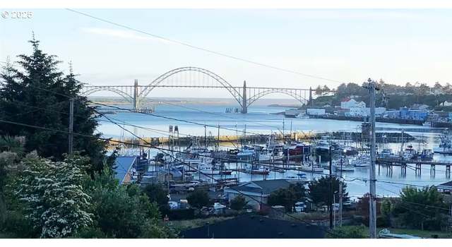 Photo of 645 SE 4th St, Newport, OR 97365