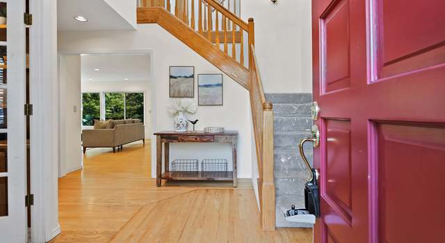 Photo of 6230 SW Dolph Dr, Portland, OR 97219