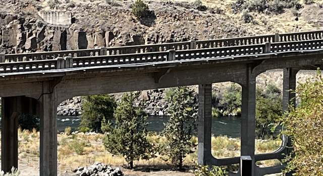 Photo of 410 Bakeoven Rd, Maupin, OR 97037