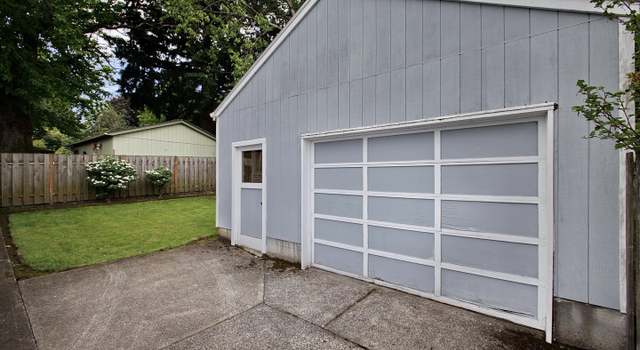 Photo of 233 SE 75th Ave, Portland, OR 97215