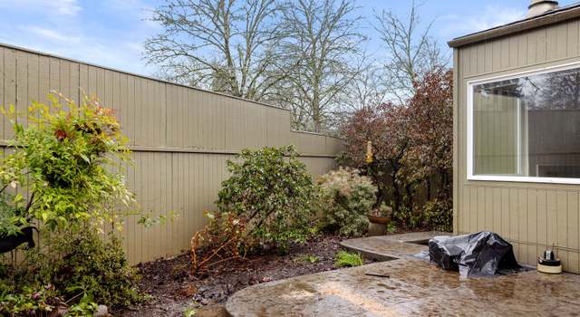 Photo of 17720 NW Rolling Hill Ln, Beaverton, OR 97006