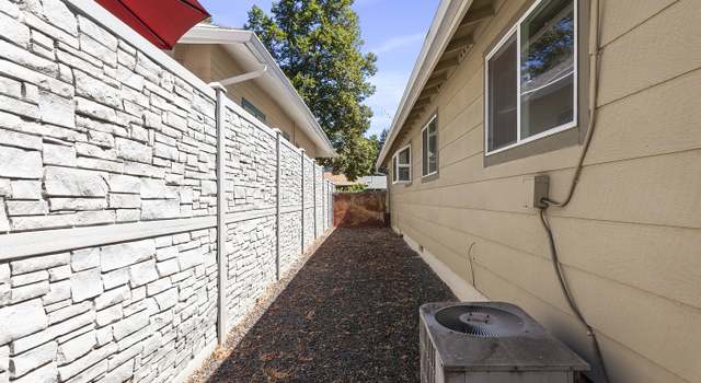 Photo of 6211 SE 50th Ave, Portland, OR 97206