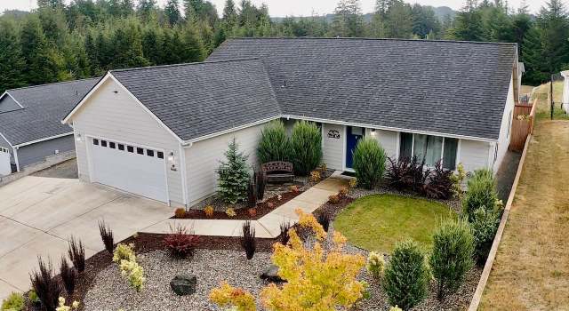 Photo of 479 Providence Dr, Reedsport, OR 97467