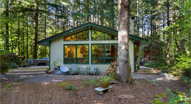 Photo of 21214 E Crater Ct, Rhododendron, OR 97049