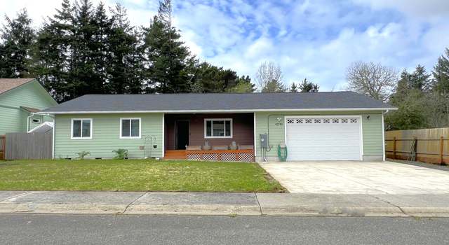 Photo of 63790 Foghorn Dr, Coos Bay, OR 97420