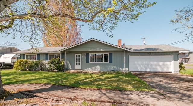 Photo of 825 W Rose St, Lebanon, OR 97355