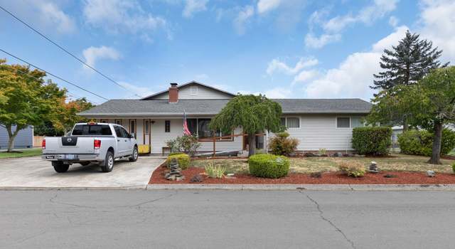 Photo of 1862 NW Oerding Ave, Roseburg, OR 97471