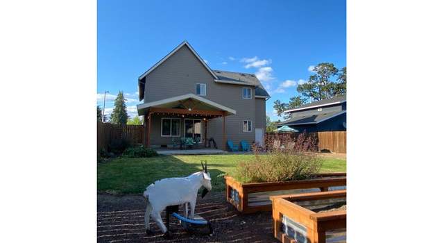 Photo of 1015 E 1st St, Yamhill, OR 97148