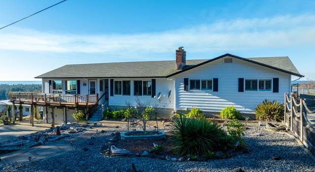 Photo of 335 Sunset Dr, Reedsport, OR 97467