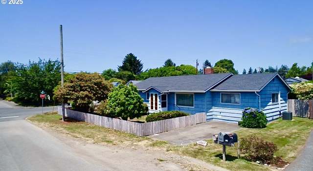 Photo of 330 Maple St, Brookings, OR 97415